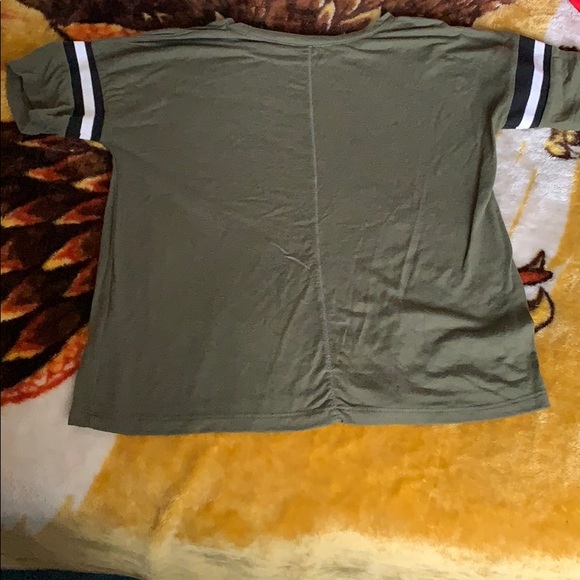 Green top - Picture 2 of 2